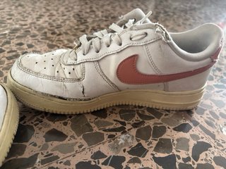 Nike Air Force 1 Rosa y Blanco