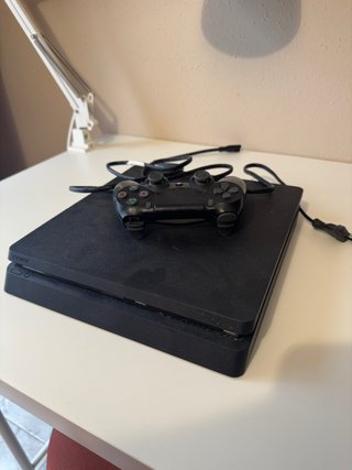 Play Station 4 + GTA5