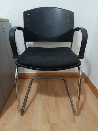 Escritorio de oficina con cajonera