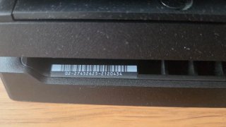 PS4 1TB Nera + 2 Controller Camouflage