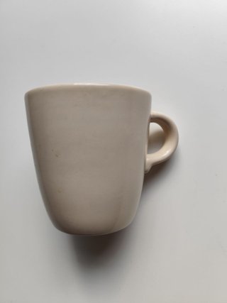 Taza beige crema Ikea con asa