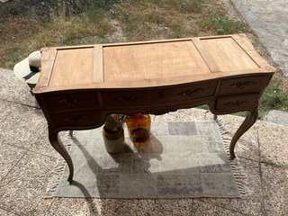 Escritorio vintage de madera