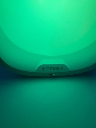 Lamparita de mesa moderna, luz de noche.