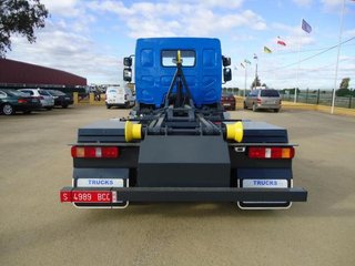 Volvo FL 240-CAMIONES GANCHO PORTACONTENEDOR