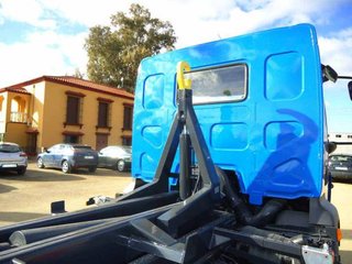 Volvo FL 240-CAMIONES GANCHO PORTACONTENEDOR
