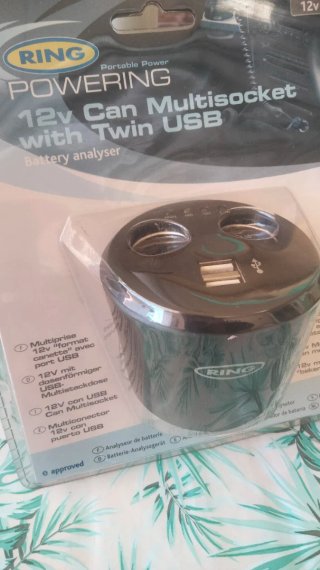 Multiconector 12V con puertos USB coche