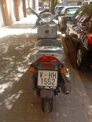 Aprilia Leonardo 125 Scooter