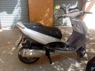 Aprilia Leonardo 125 Scooter