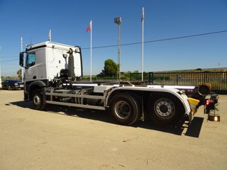 Mercedes AROCS 25 42-CAMIONES GANCHO PORTACONTENED