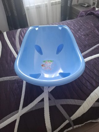 Bañera para bebé azul con dibujo