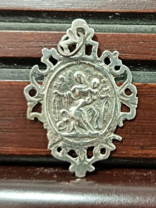 Antigua Medalla Virgen del rosario