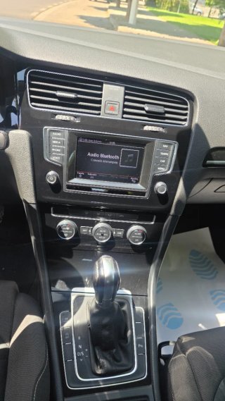 Volkswagen Golf Gris 2244 HXJ