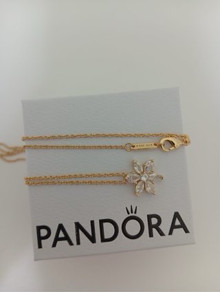Collar Pandora Flor Circonitas Doradas