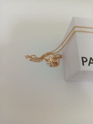 Collar Pandora Flor Circonitas Doradas