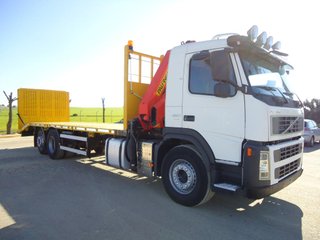 Volvo FM 12.380-CAMIONES PORTAMAQUINARIAS
