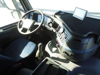 Volvo FM 12.380-CAMIONES PORTAMAQUINARIAS