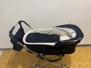 Cochecito y sillita de bebé