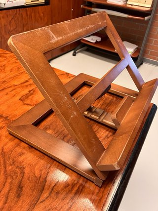 Atril de mesa de madera