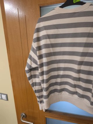 Sudadera Pull&Bear rayas gris y blanco Talla S