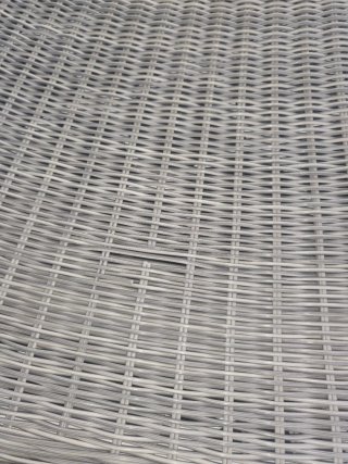 Mesa de jardín de ratán redonda