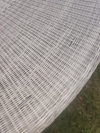Mesa de jardín de ratán redonda