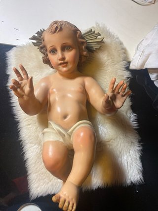 Niño Jesús figura religiosa