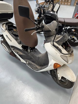 Suzuki Epicuro 150 UC150Y Maxi Scooter