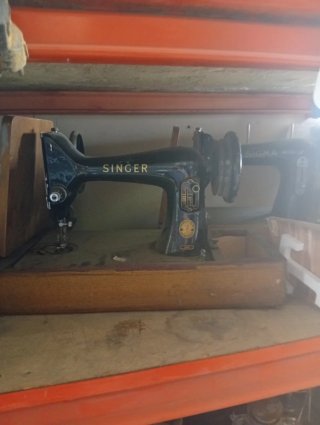 Máquina de coser Singer antigua