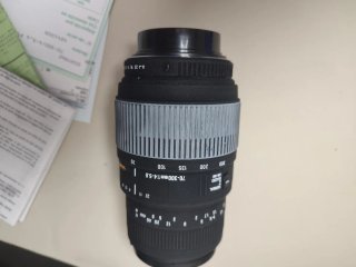 Objetivo Sigma 70-300mm F4-5.6 DG Macro montura.