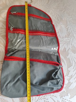 Neceser colgante Möller gris y rojo