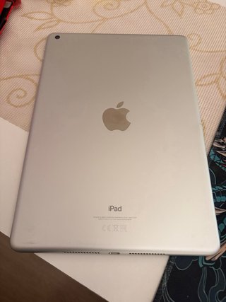 iPad 7ª Gen Apple Roja