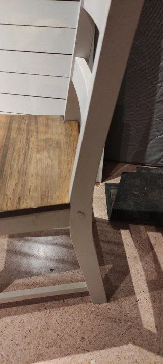 Sillas de Madera Blancas y Marrones