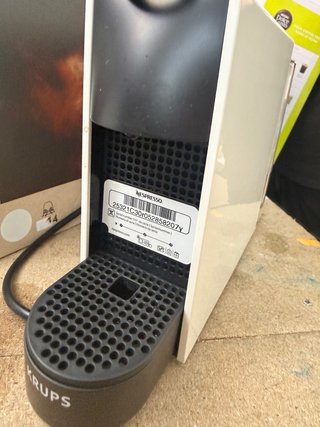 Cafetera Nespresso Essenza Mini Blanca