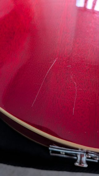 Mandolina Ashbury Roja