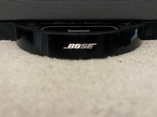 Altavoz Bosé con bolsa de transporte y mando.