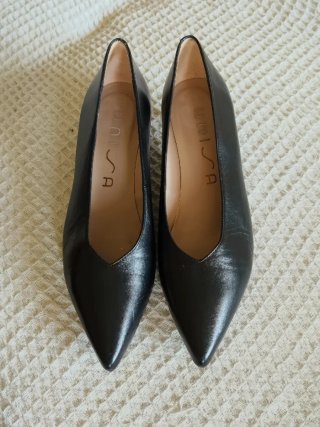 Zapatos salón Unisa piel tacón fino T.39.
