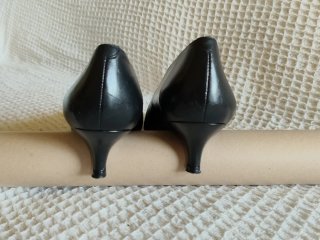Zapatos salón Unisa piel tacón fino T.39.