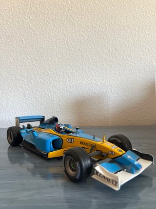 Maqueta coche Fernando Alonso Renault elf 8