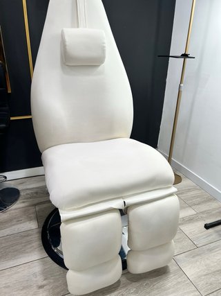 Camilla Profesional Estética/Pedicura Blanca