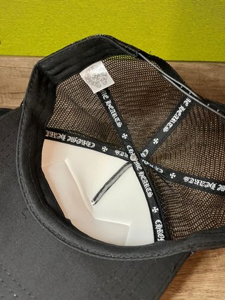 Gorra Trucker Chrome Hearts Blanca y Negra