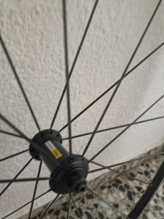 Ruedas Mavic Delantera y Shimano Trasera