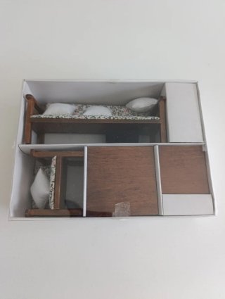 Muebles para casa de muñecas