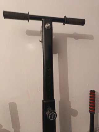 Monopatín Eléctrico con Ruedas y Diseño