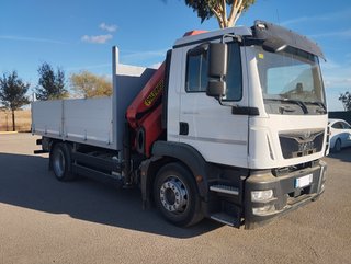 MAN TGM 18 290-CAMIONES GRUAS