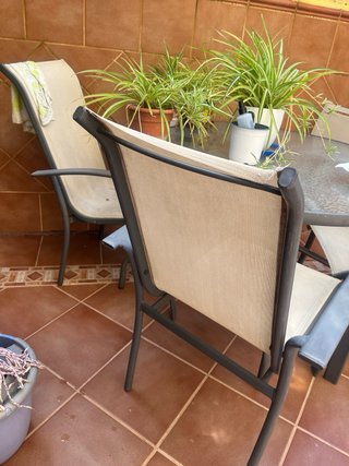 Mesa redonda cristal y 2 sillas jardín