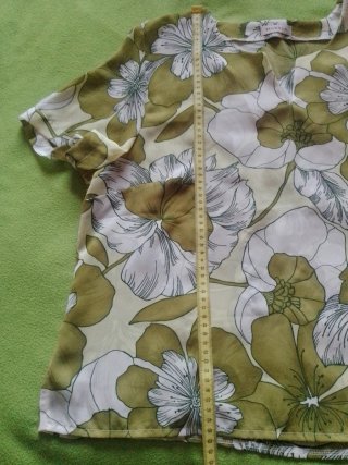 Blusa vintage floral manga corta DOBELA