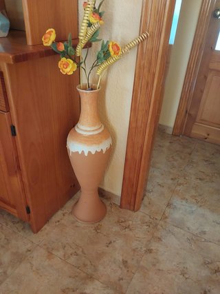 Jarrón decorativo terracota y beige