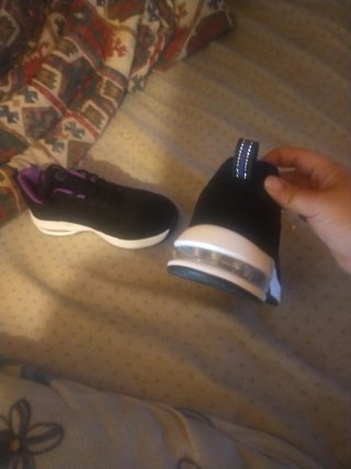 Zapatillas deportivas NOBBYGO negras y moradas