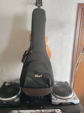 Cort Gold A8 Electroacústica + Estuche