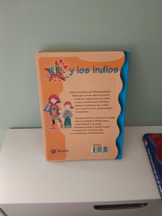 Pack de dos libros dea saga Kika super bruja